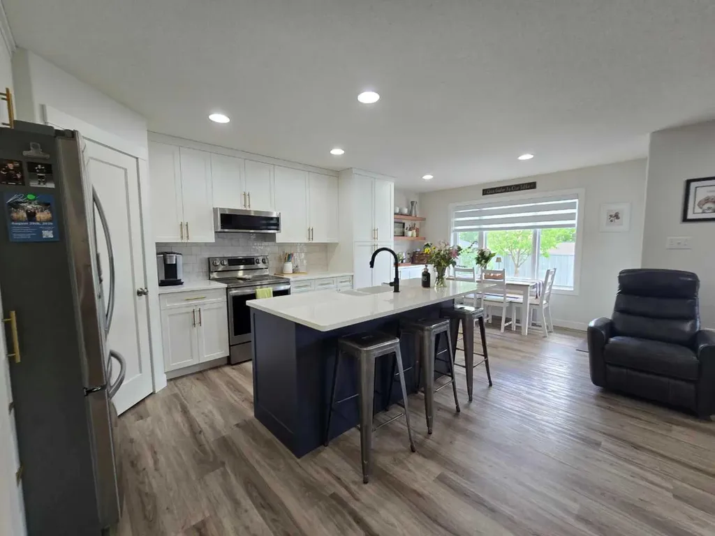 88 Vista Close SE Medicine Hat AB T1B0C4