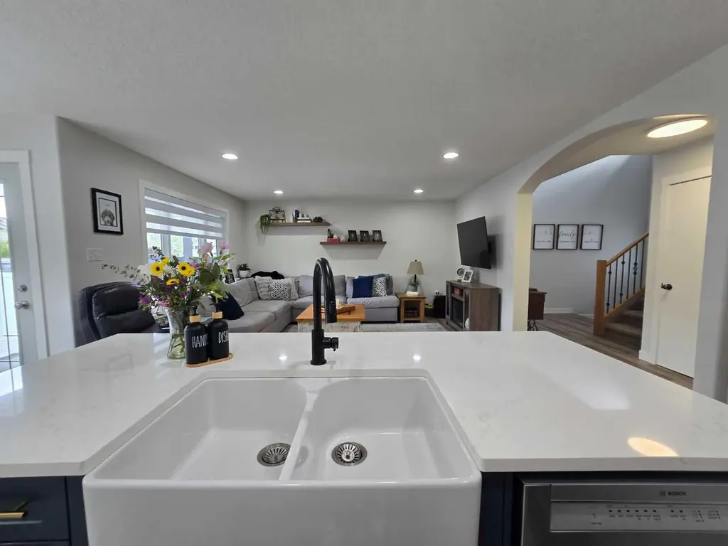 88 Vista Close SE Medicine Hat AB T1B0C4