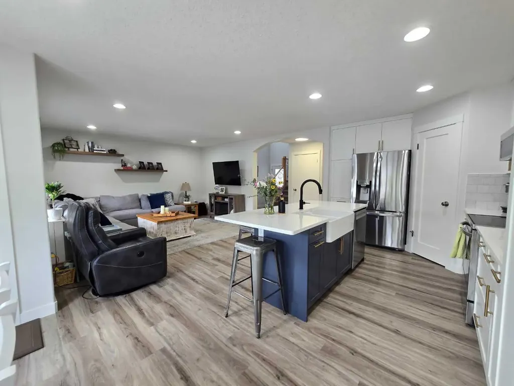 88 Vista Close SE Medicine Hat AB T1B0C4
