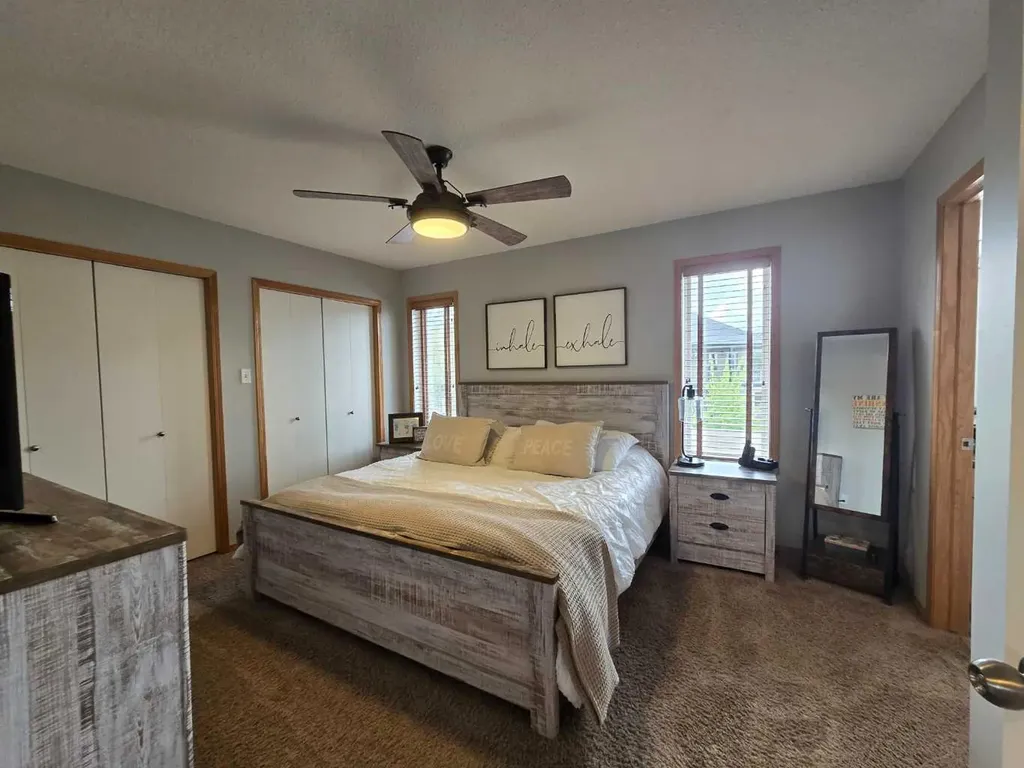 88 Vista Close SE Medicine Hat AB T1B0C4