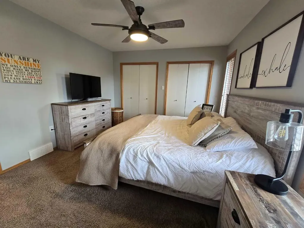 88 Vista Close SE Medicine Hat AB T1B0C4
