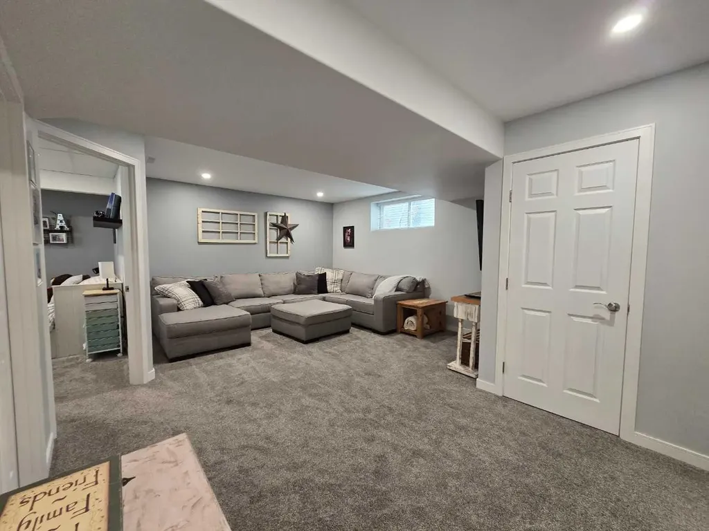 88 Vista Close SE Medicine Hat AB T1B0C4