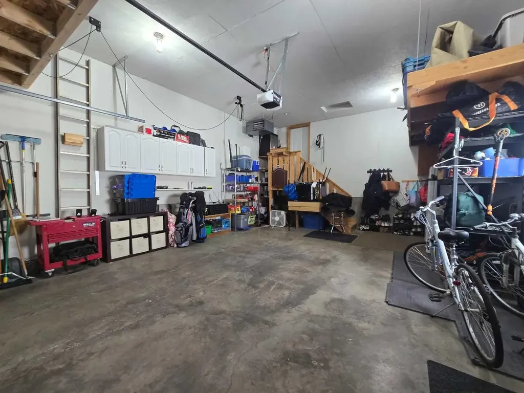 88 Vista Close SE Medicine Hat AB T1B0C4