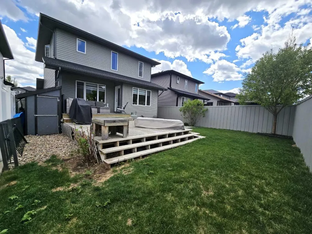 88 Vista Close SE Medicine Hat AB T1B0C4