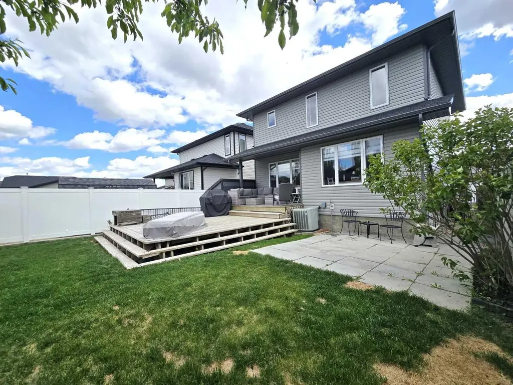 88 Vista Close SE Medicine Hat AB T1B0C4