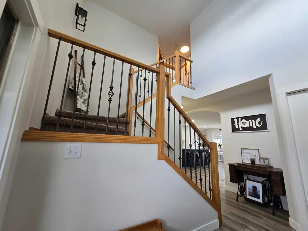 88 Vista Close SE Medicine Hat AB T1B0C4
