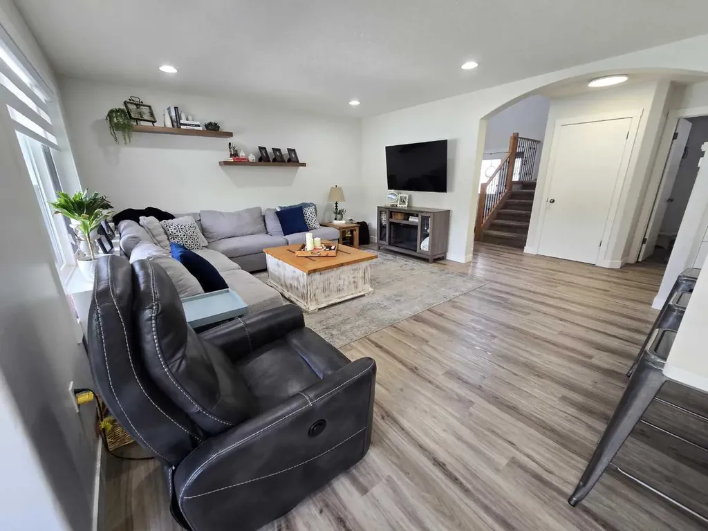 88 Vista Close SE Medicine Hat AB T1B0C4