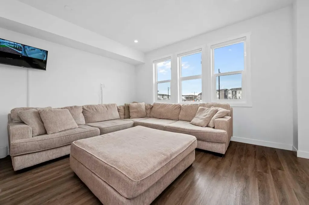 33 Merganser Drive Chestermere AB T1X2S3
