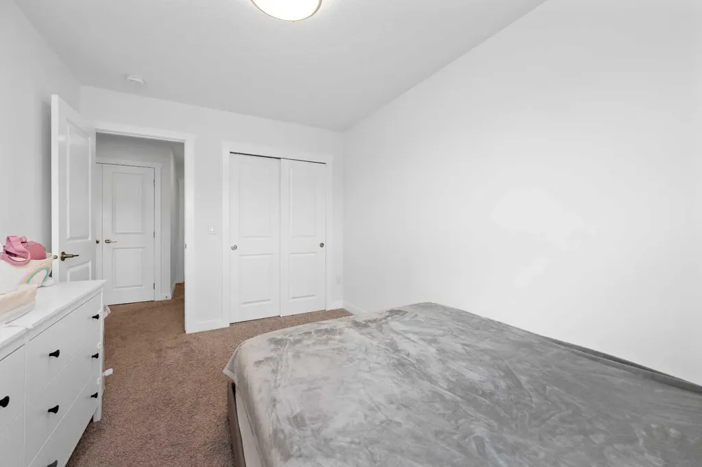 33 Merganser Drive Chestermere AB T1X2S3
