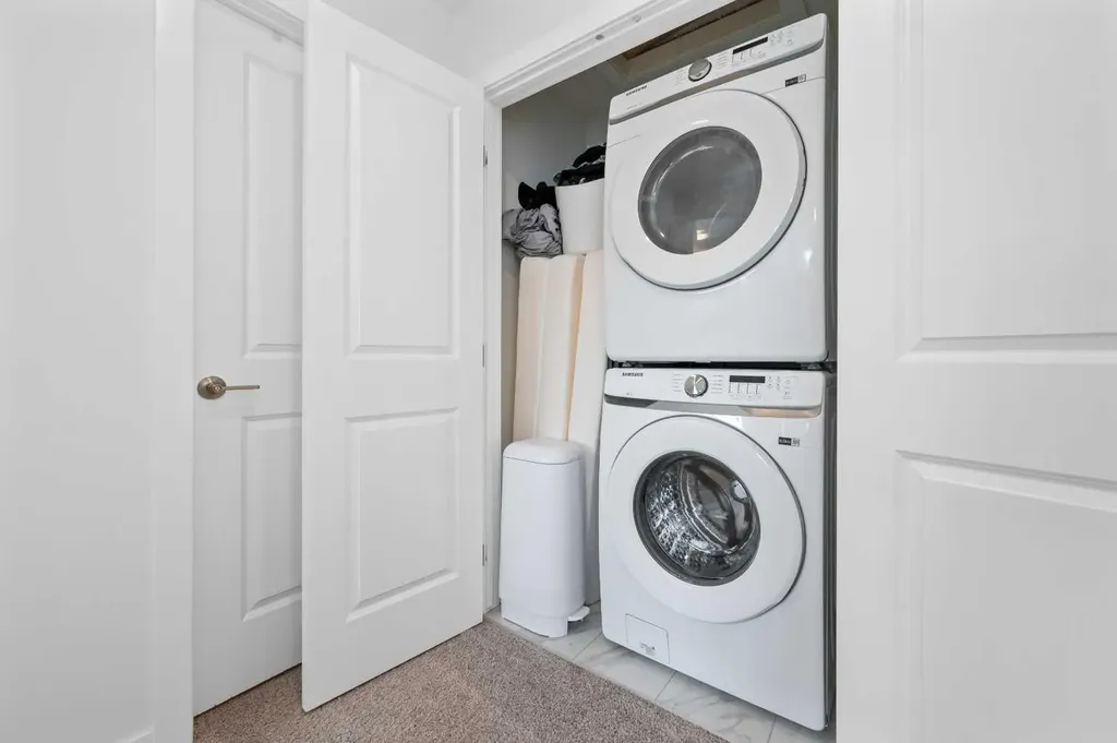 33 Merganser Drive Chestermere AB T1X2S3