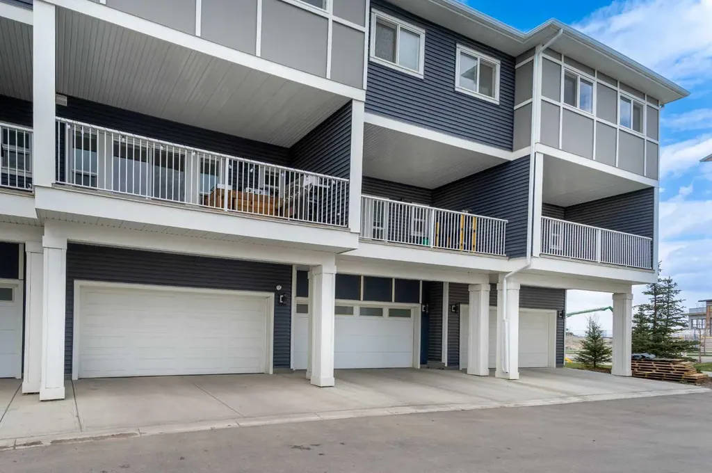 33 Merganser Drive Chestermere AB T1X2S3