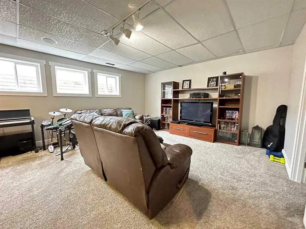 5206 49a Street Kitscoty AB T0B 2P0