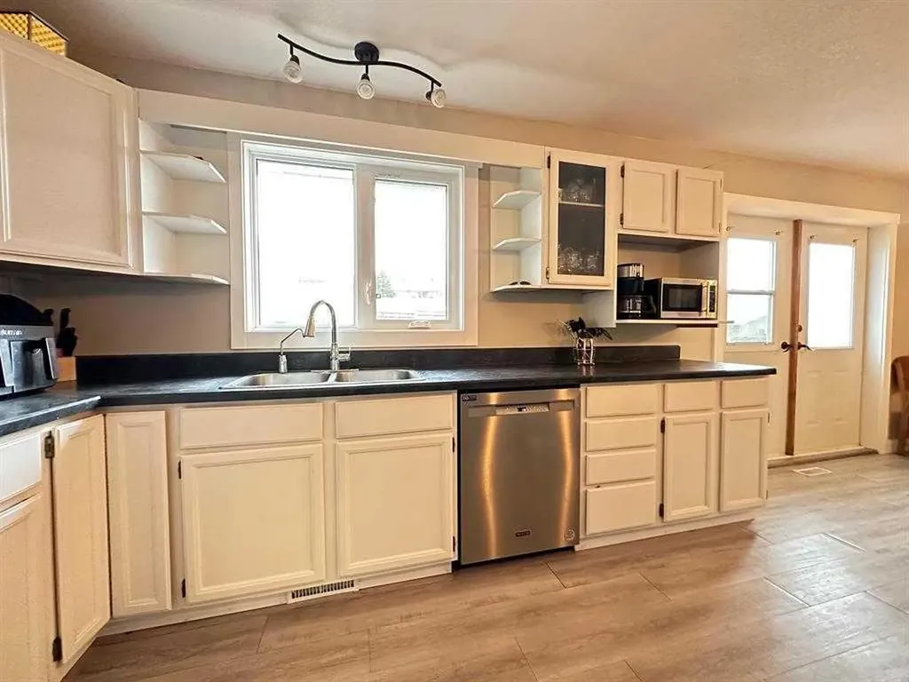 5206 49a Street Kitscoty AB T0B 2P0