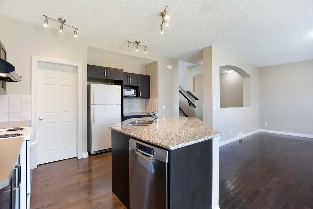 606 Montgomery Close SE High River AB t1v 0B7