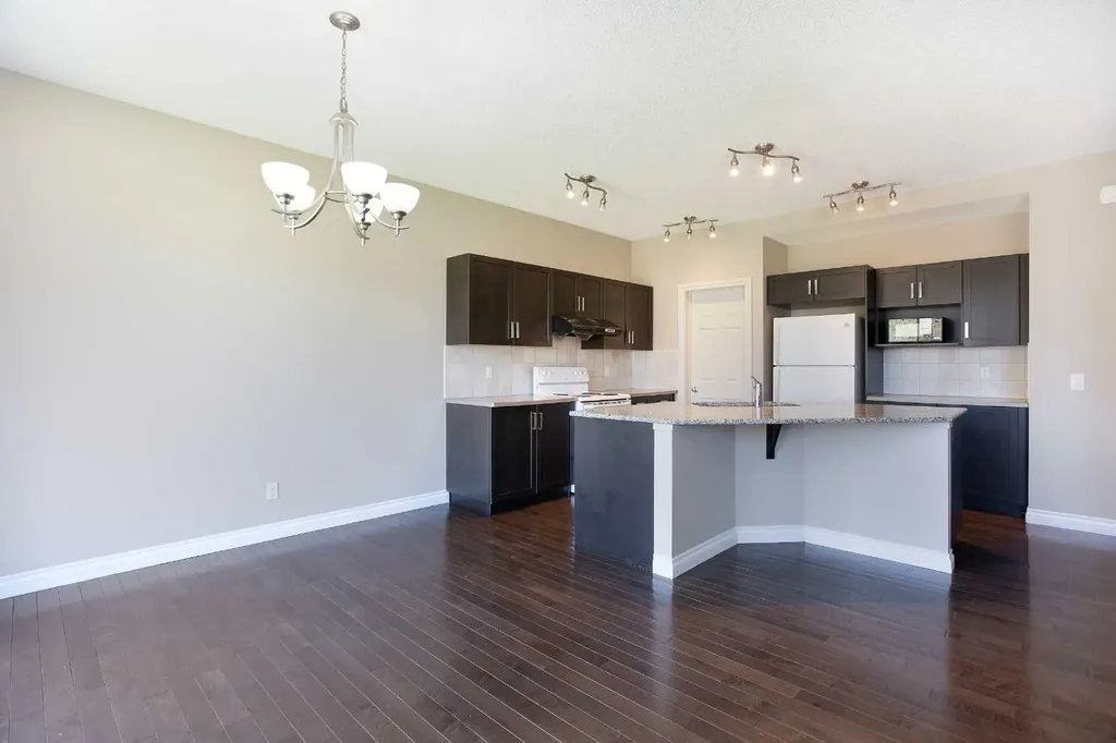 606 Montgomery Close SE High River AB t1v 0B7