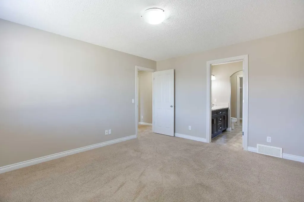 606 Montgomery Close SE High River AB t1v 0B7