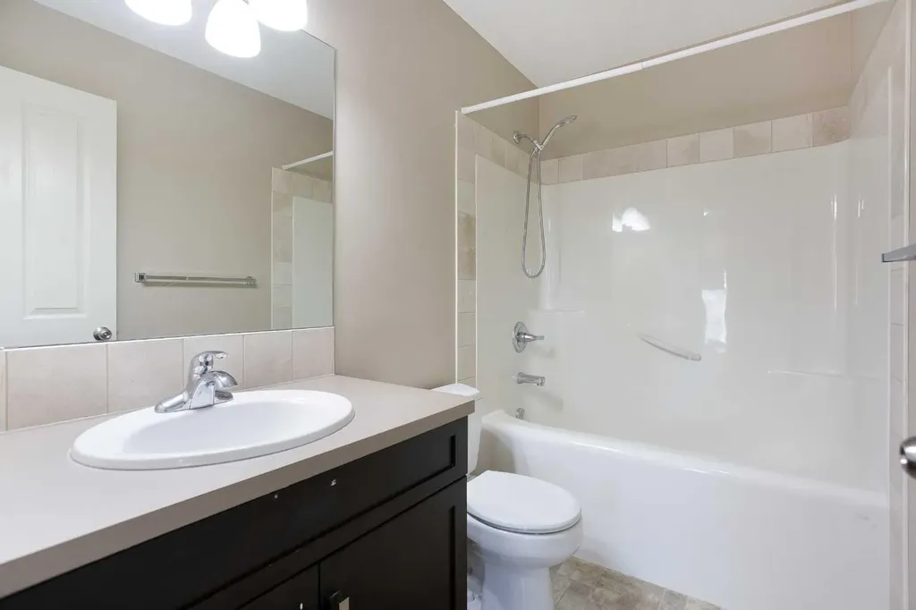 606 Montgomery Close SE High River AB t1v 0B7