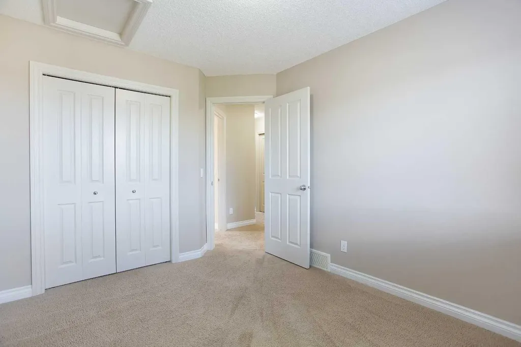 606 Montgomery Close SE High River AB t1v 0B7