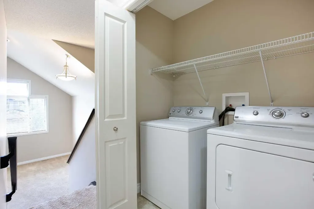 606 Montgomery Close SE High River AB t1v 0B7