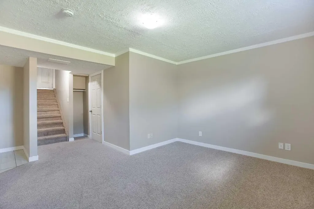 606 Montgomery Close SE High River AB t1v 0B7