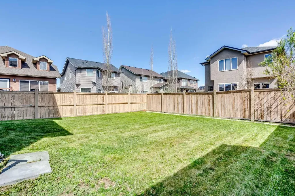 606 Montgomery Close SE High River AB t1v 0B7