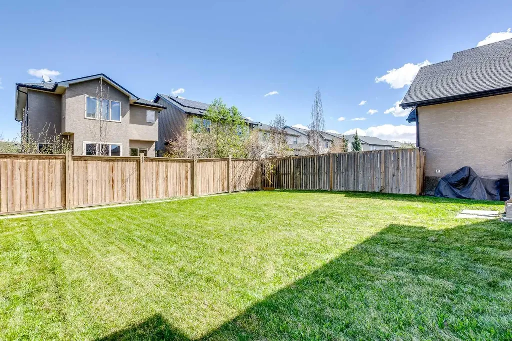 606 Montgomery Close SE High River AB t1v 0B7