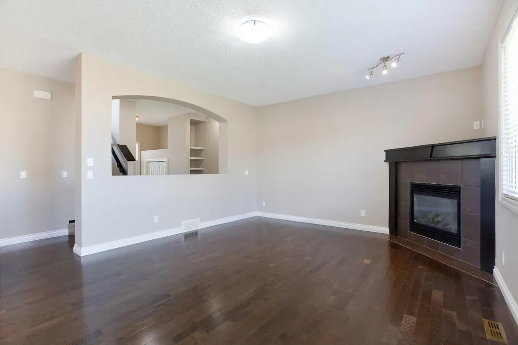 606 Montgomery Close SE High River AB t1v 0B7