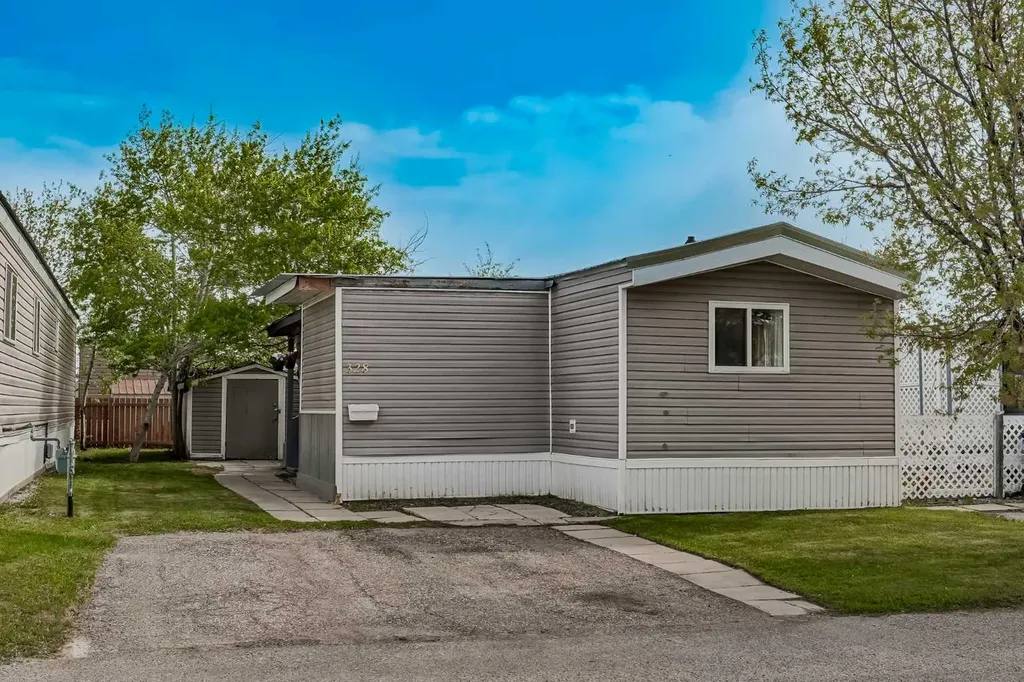 6220 17 Avenue Calgary AB T2A 7H4