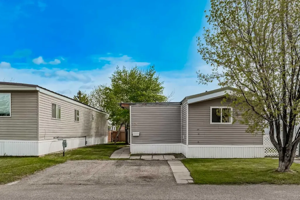 6220 17 Avenue Calgary AB T2A 7H4