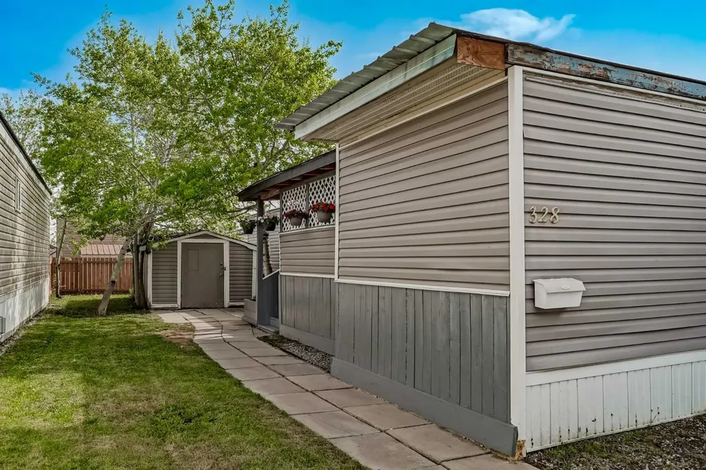 6220 17 Avenue Calgary AB T2A 7H4