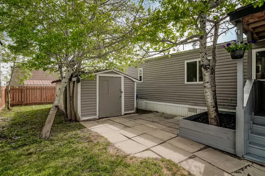 6220 17 Avenue Calgary AB T2A 7H4
