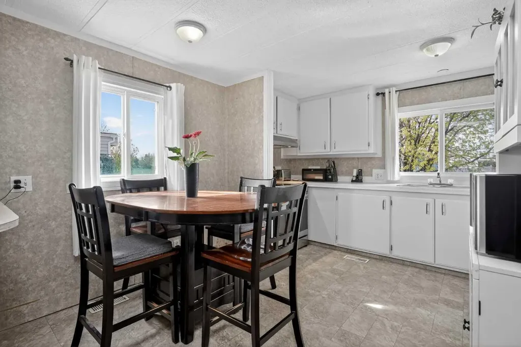 6220 17 Avenue Calgary AB T2A 7H4