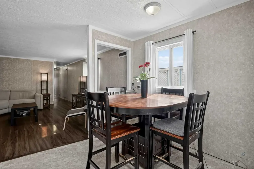 6220 17 Avenue Calgary AB T2A 7H4