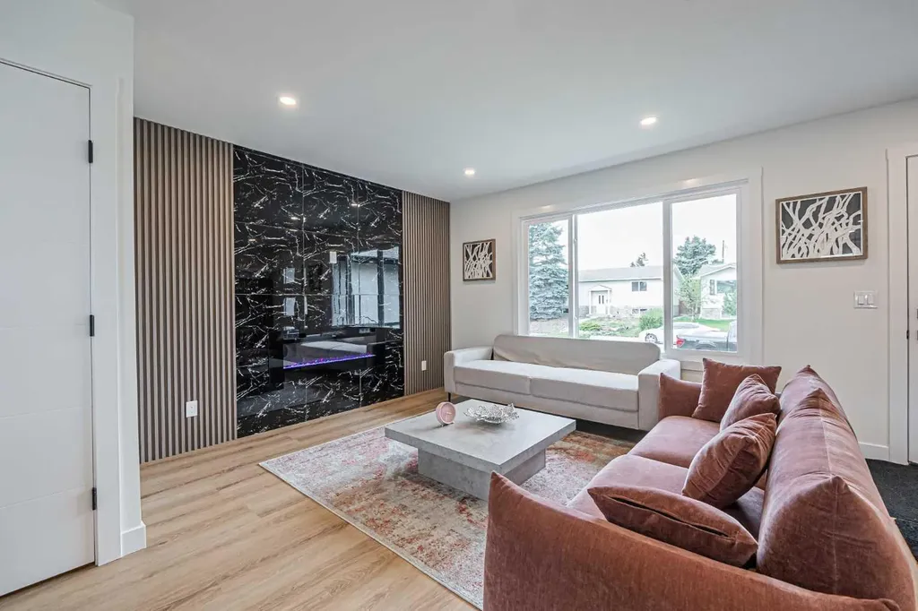 176 Huntchester Crescent NE Calgary AB T2K 5E9