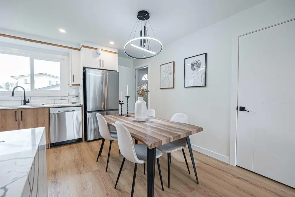 176 Huntchester Crescent NE Calgary AB T2K 5E9
