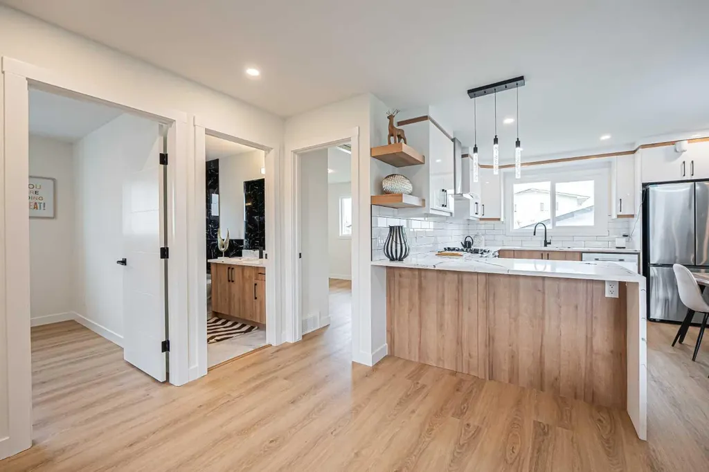 176 Huntchester Crescent NE Calgary AB T2K 5E9