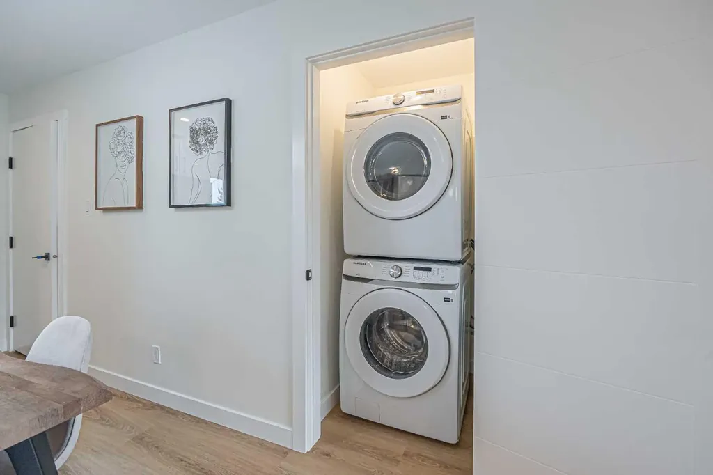 176 Huntchester Crescent NE Calgary AB T2K 5E9