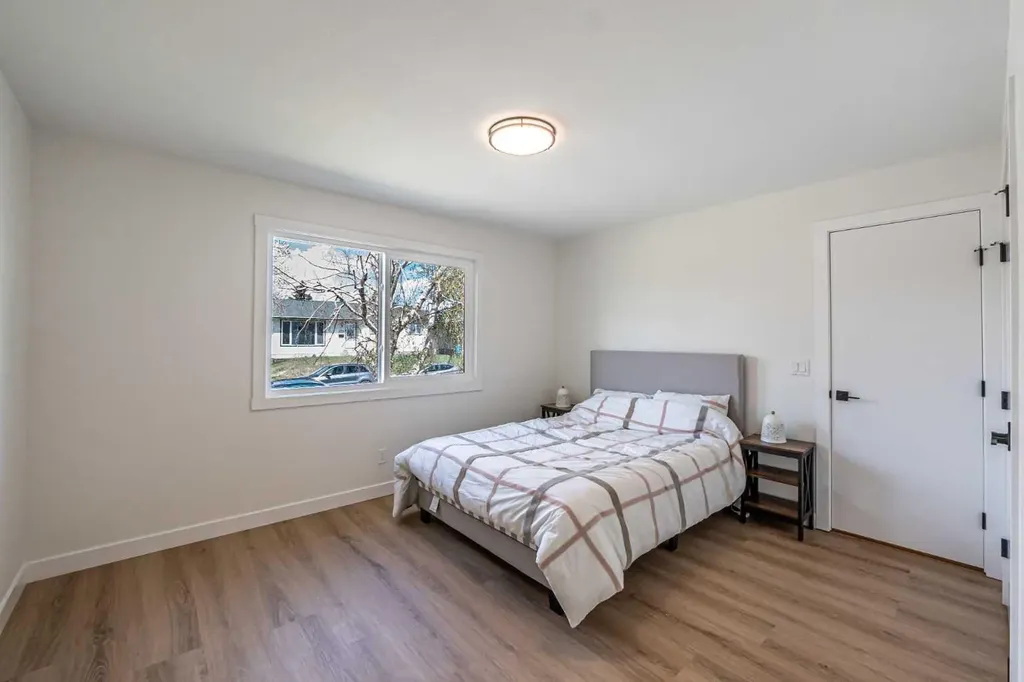 176 Huntchester Crescent NE Calgary AB T2K 5E9