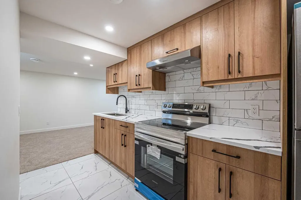 176 Huntchester Crescent NE Calgary AB T2K 5E9