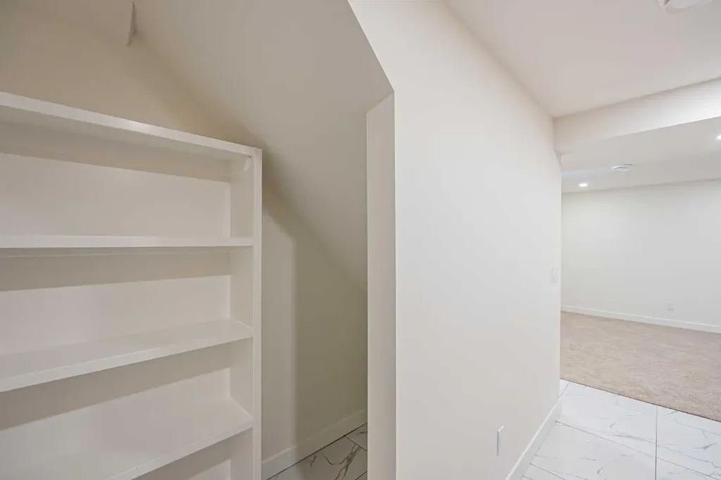 176 Huntchester Crescent NE Calgary AB T2K 5E9