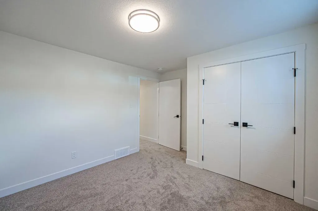 176 Huntchester Crescent NE Calgary AB T2K 5E9