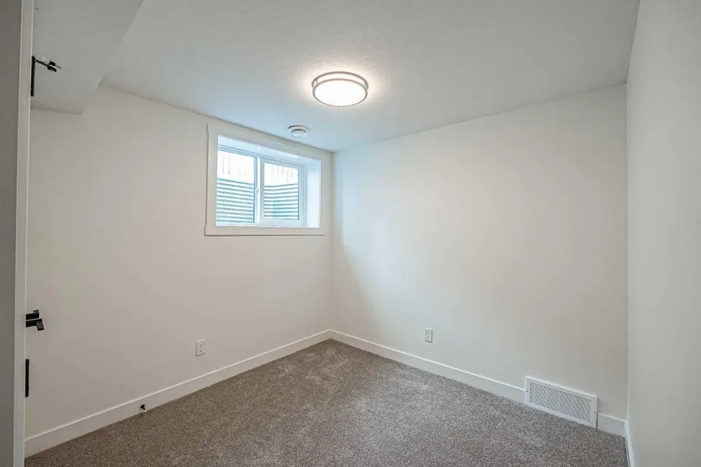 176 Huntchester Crescent NE Calgary AB T2K 5E9