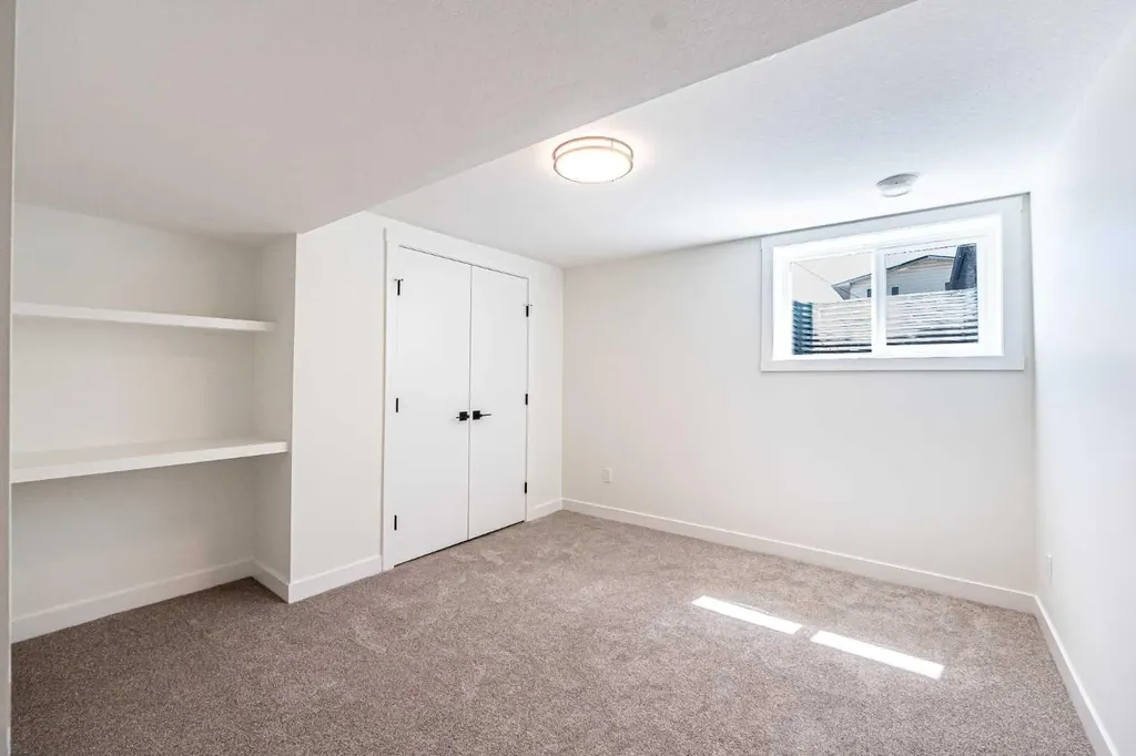 176 Huntchester Crescent NE Calgary AB T2K 5E9