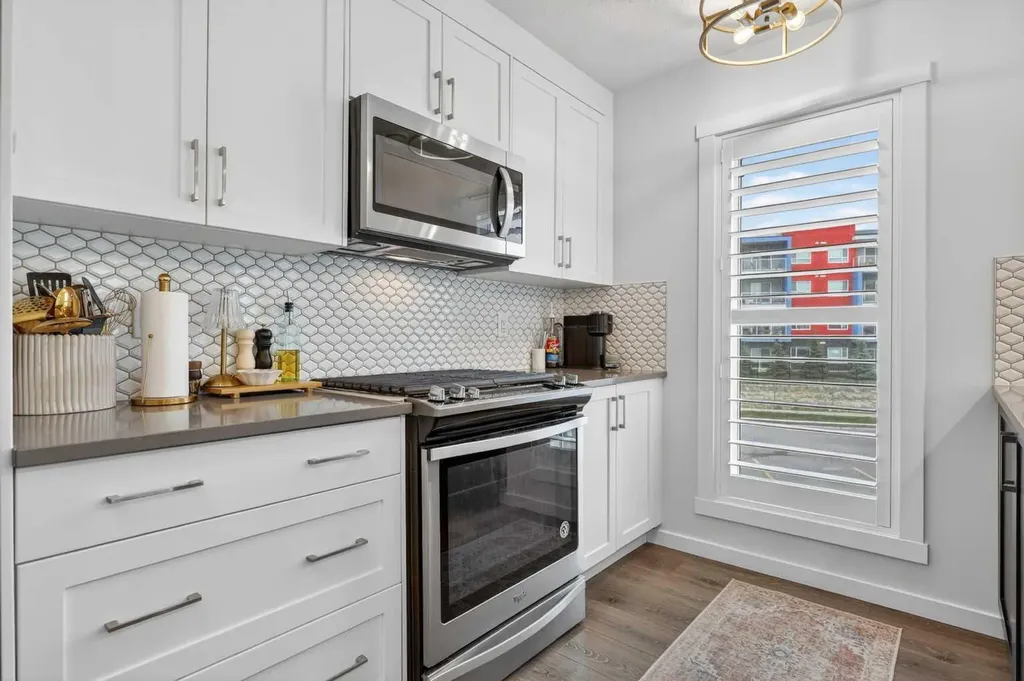 19500 37 Street SE Calgary AB T3M 2W9
