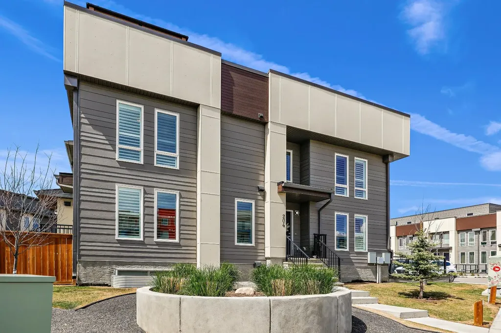 19500 37 Street SE Calgary AB T3M 2W9