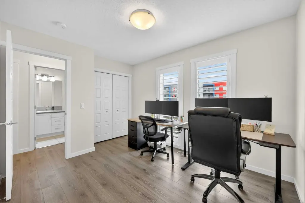 19500 37 Street SE Calgary AB T3M 2W9