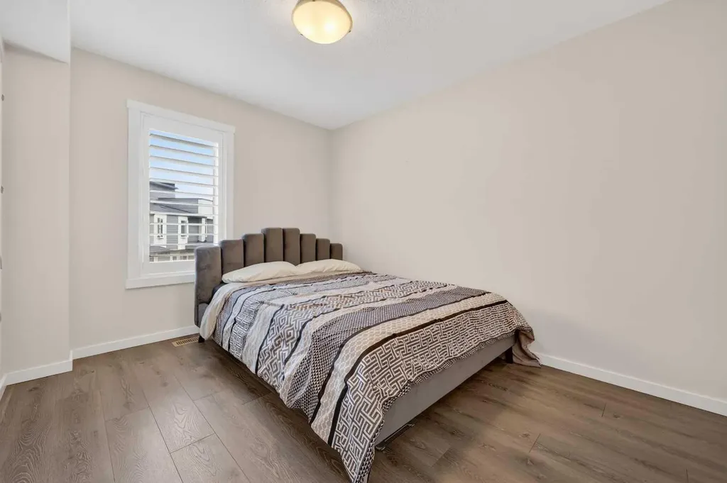 19500 37 Street SE Calgary AB T3M 2W9