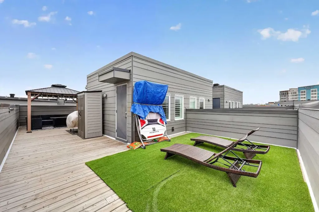 19500 37 Street SE Calgary AB T3M 2W9