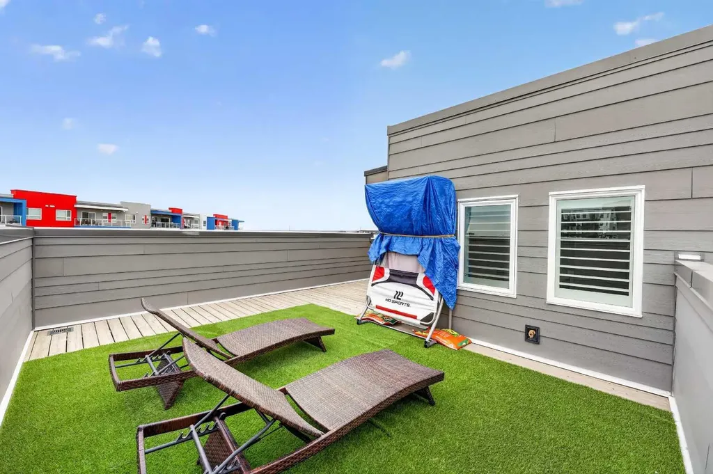 19500 37 Street SE Calgary AB T3M 2W9