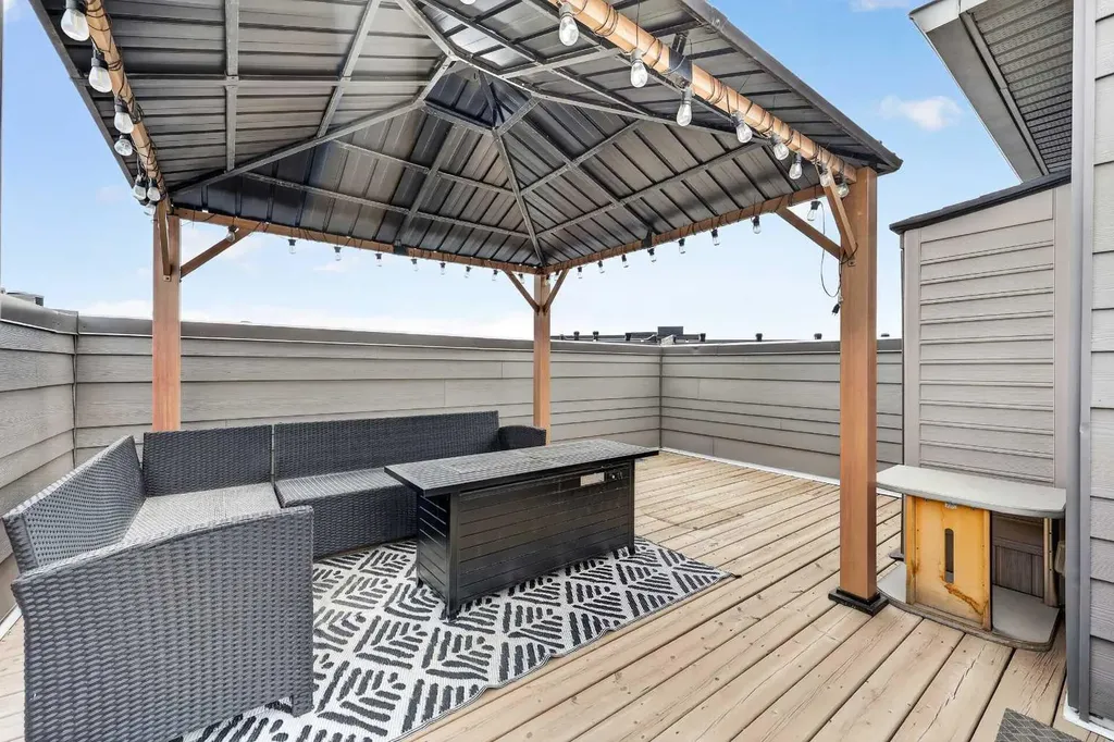 19500 37 Street SE Calgary AB T3M 2W9